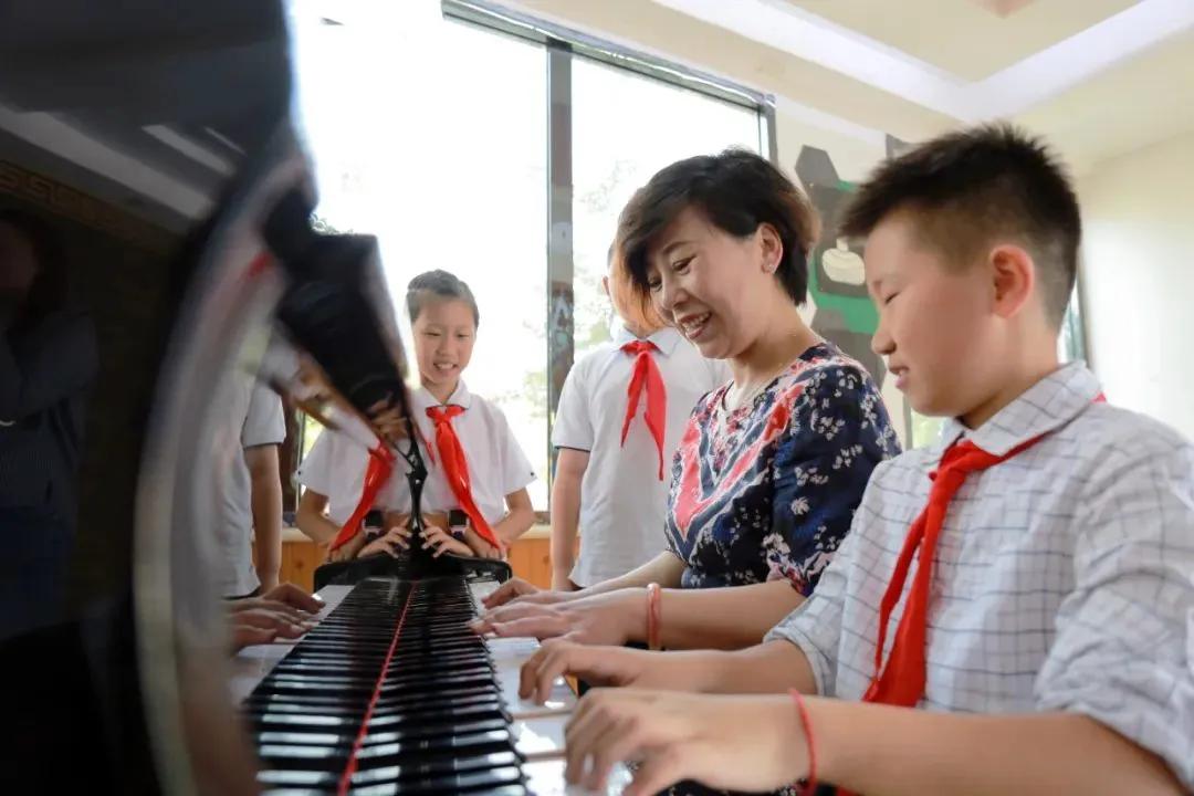 高红燕出的书,高红燕最新视频