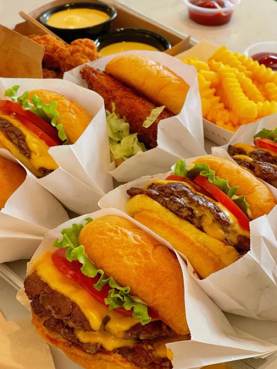 合伙开汉堡店只卖几十块钱,3人合伙20多万开汉堡店现在怎么样