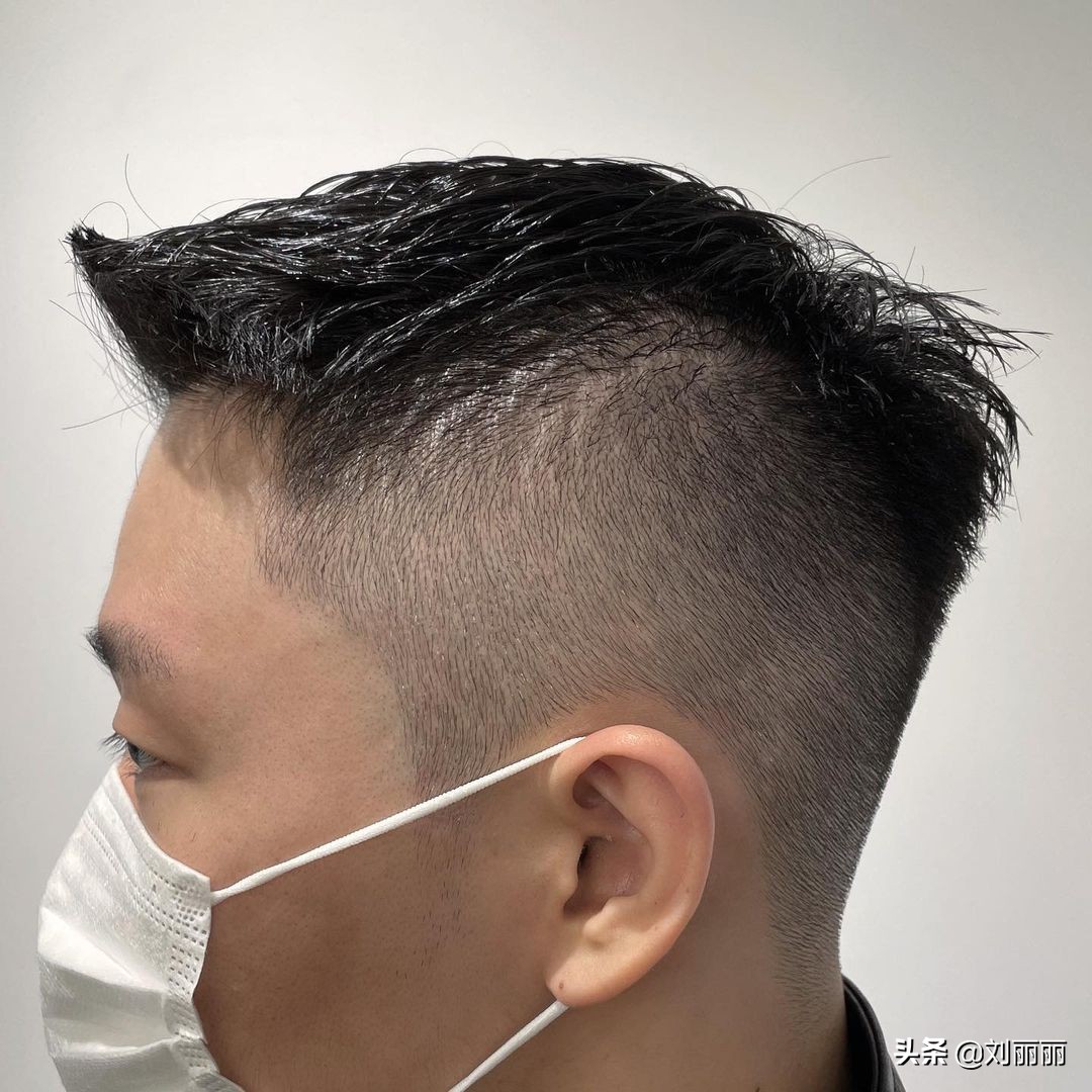 14岁男士最潮流的发型,长发男士发型帅气飘逸又有型