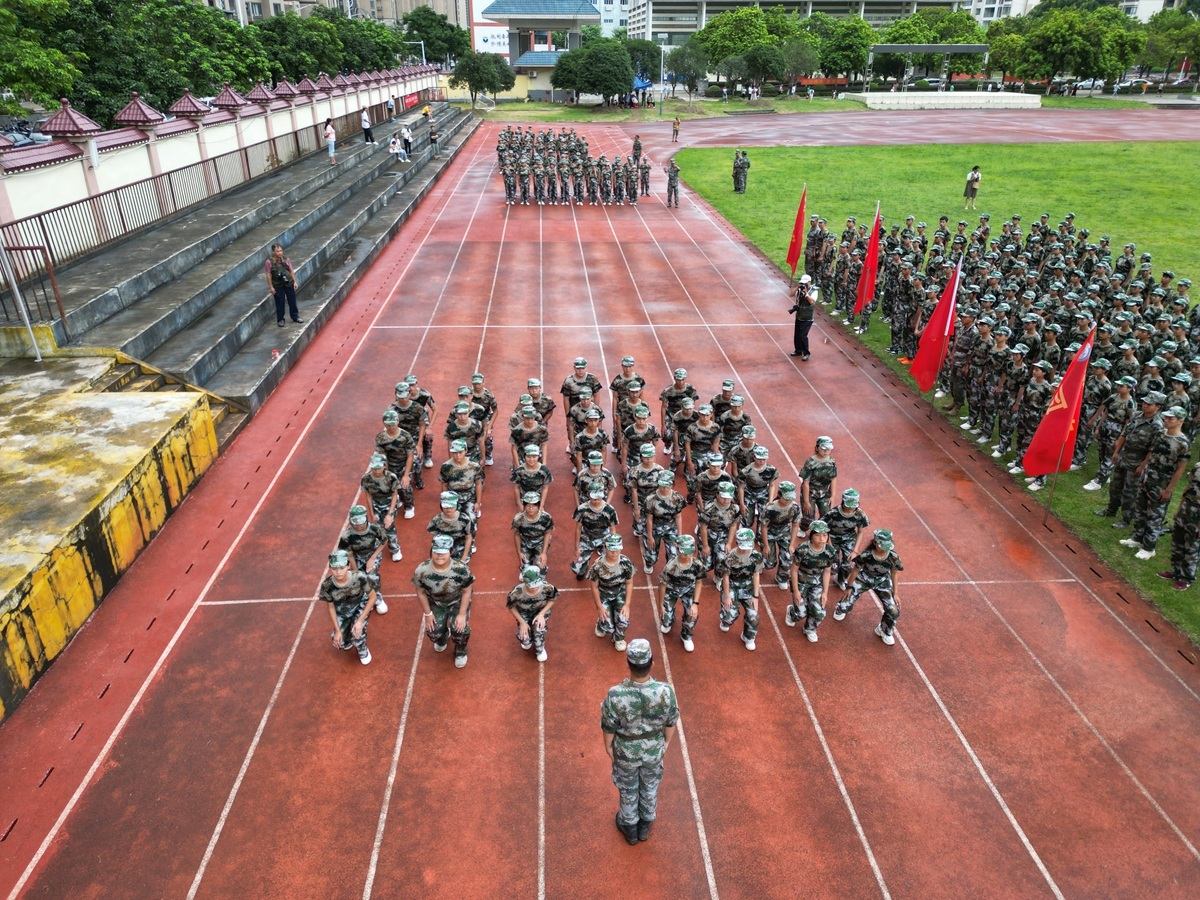 桂林各校军训精彩回顾,广西军训队列操