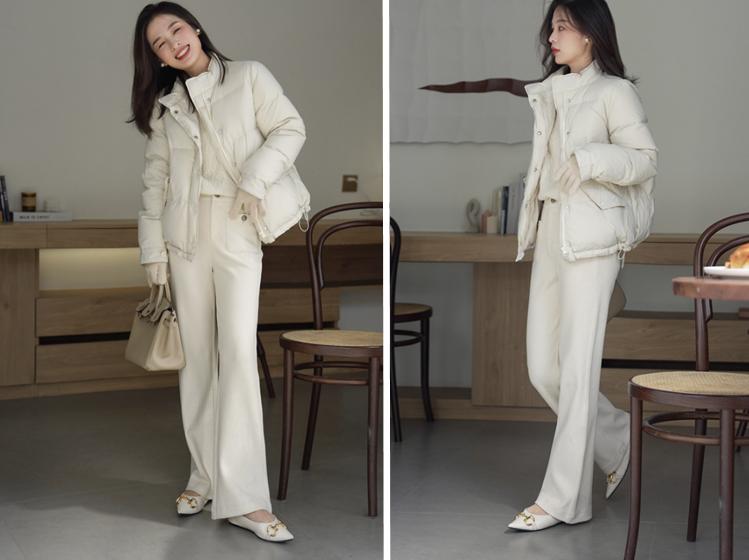 亮皮粉色羽绒服搭配什么裤子好看,亮皮白色羽绒服搭配什么裤子好看