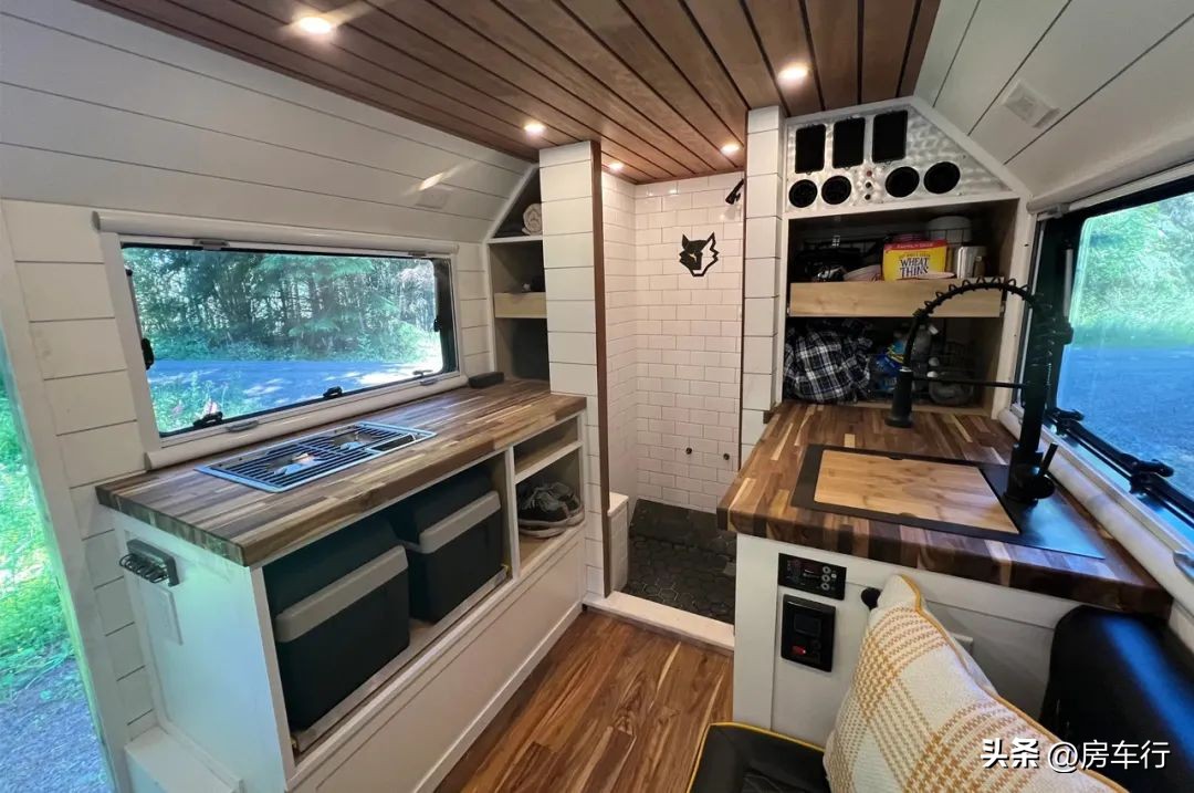 爆改悍马h1真正的越野利器,悍马h1内饰豪华改装