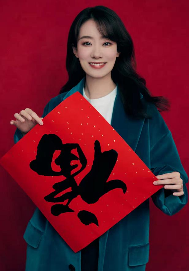 张小斐春晚大衣穿搭合集,张小斐大衣粉色春晚