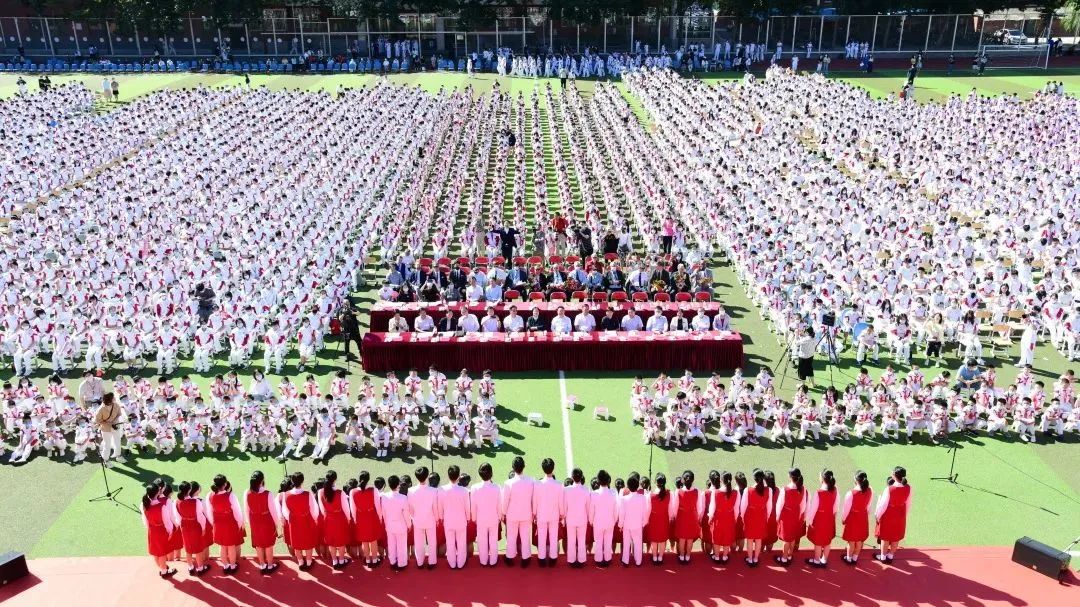 人大附中同学，开学快乐！大中小学思政课一体化建设教育基地揭牌！