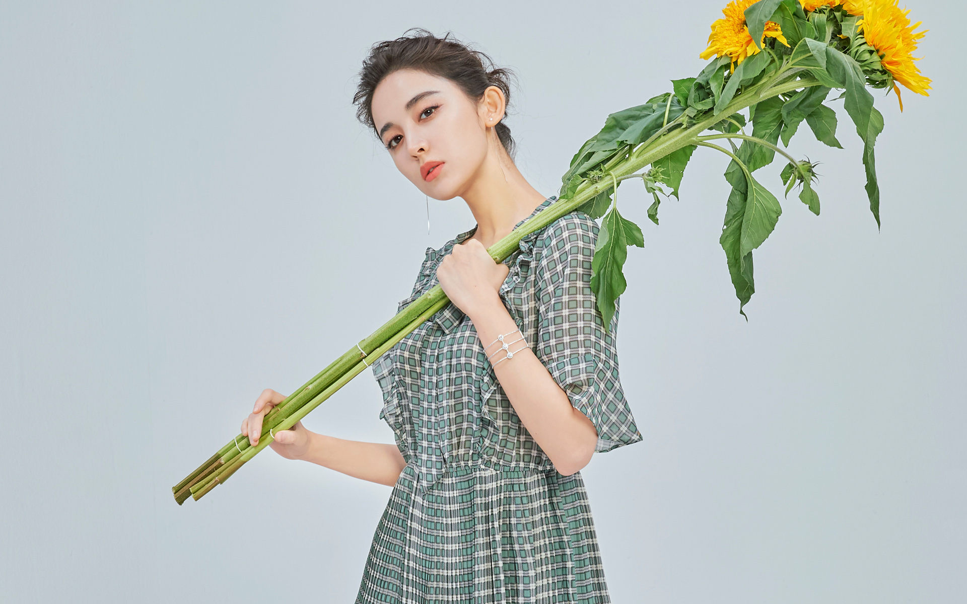 扁平脑袋的明星,扁平身材明星