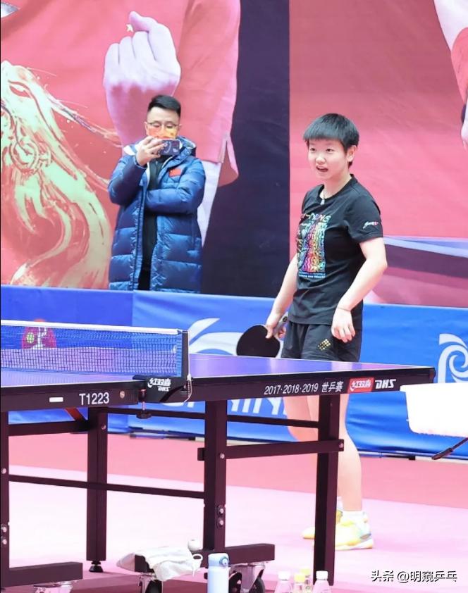 中国乒乓球队现任主教练名单,王曼昱的主管教练是谁