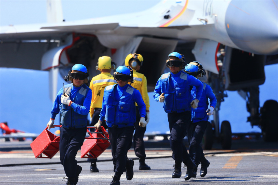 阅舰式航母,阅舰式能现场看吗