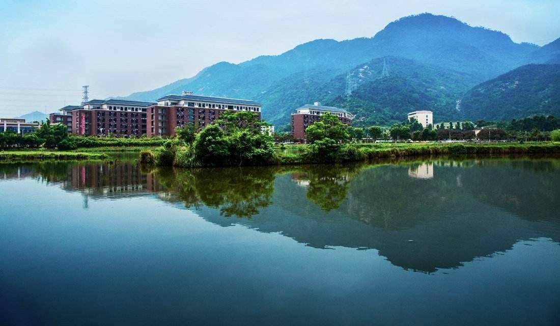 “天涯海角”一师范:实力真的很强悍!分低实力强,值得报考