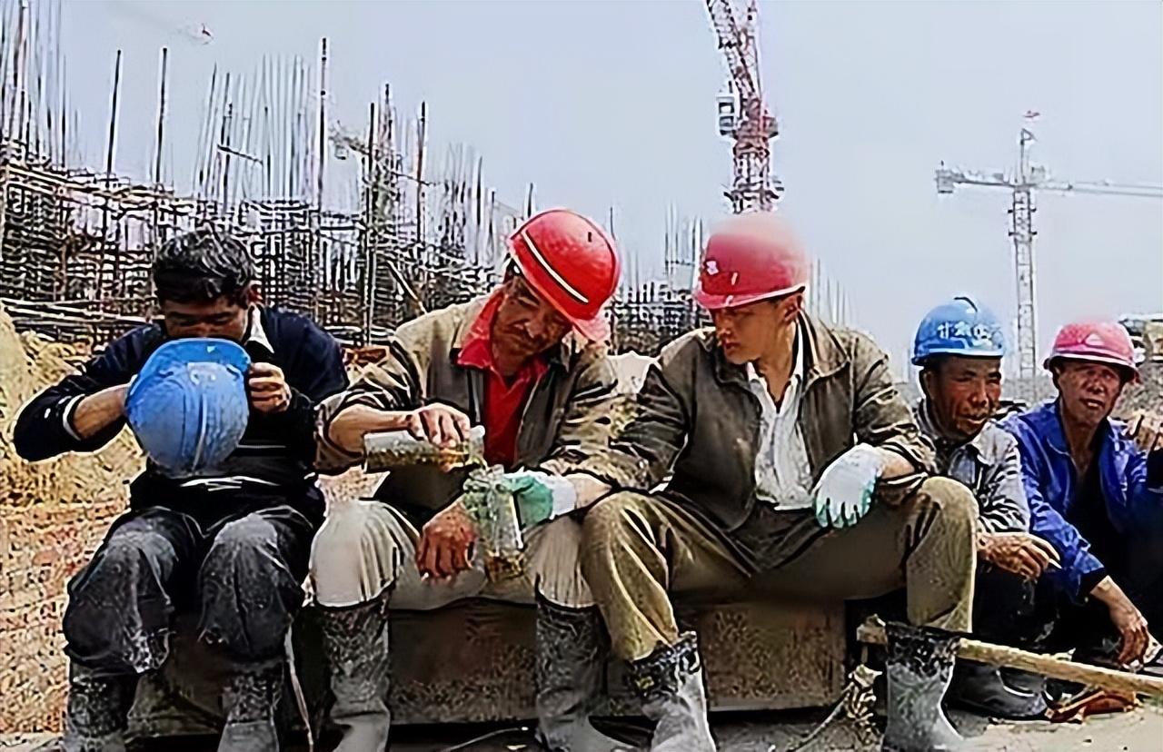 一小伙几十年研究彩票,小伙看破彩票机密一年挣80亿