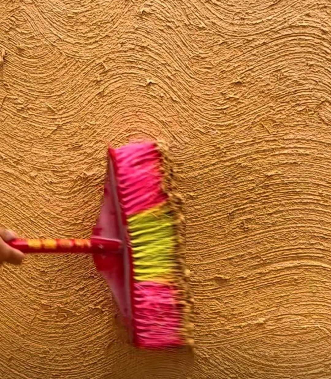 稻草泥漆和乳胶漆哪个划算,乳胶漆跟稻草漆施工工艺一样吗