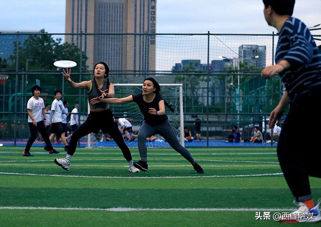 靠卖萌,年赚6亿!这个“大玩具”,掏空*男猛**钱包