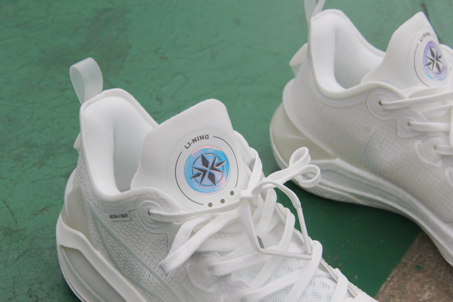 小后卫突破篮球鞋超轻,后卫李宁篮球鞋利刃3v2