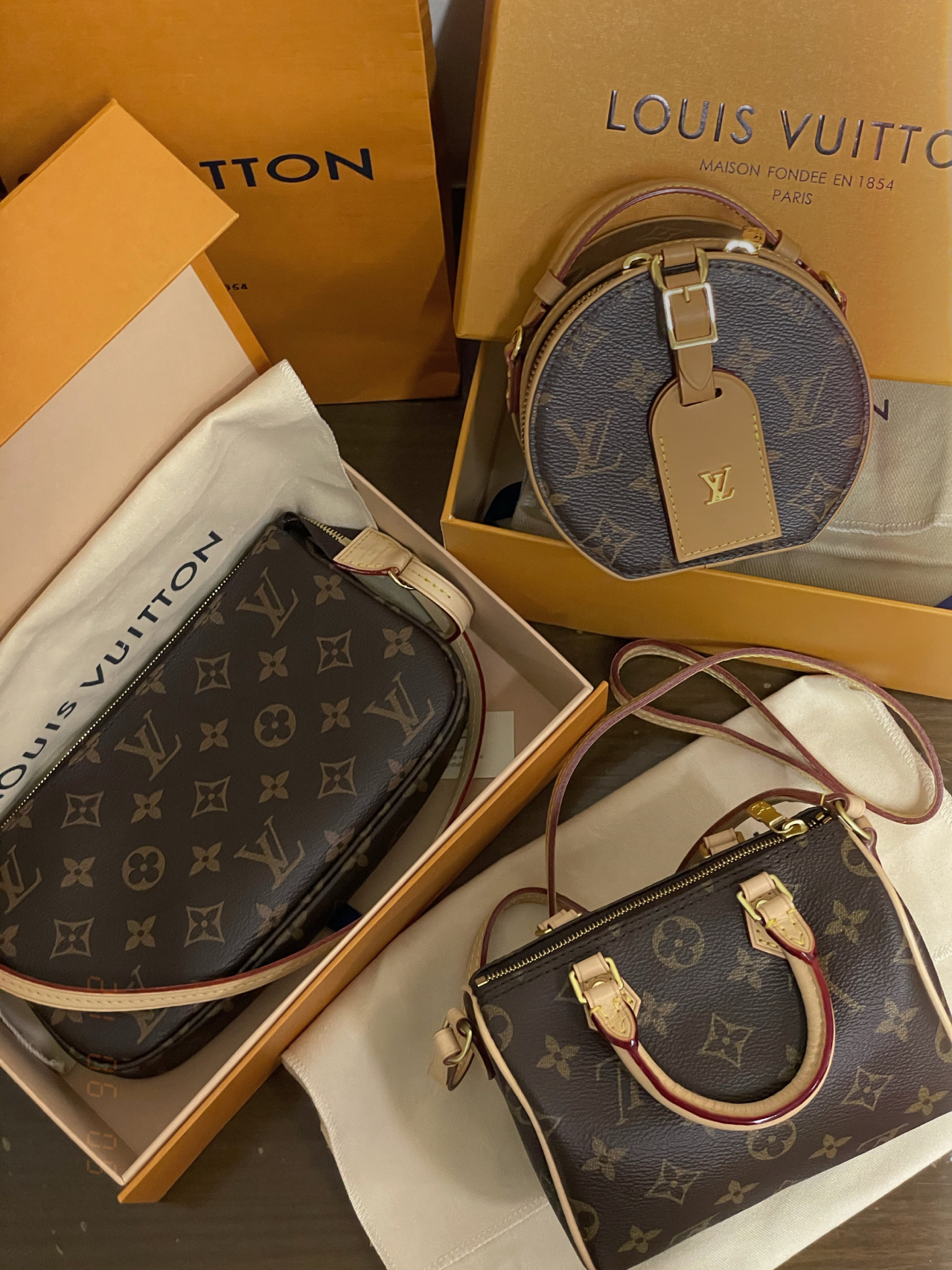 lv冷门包型,lv大包经典款对比