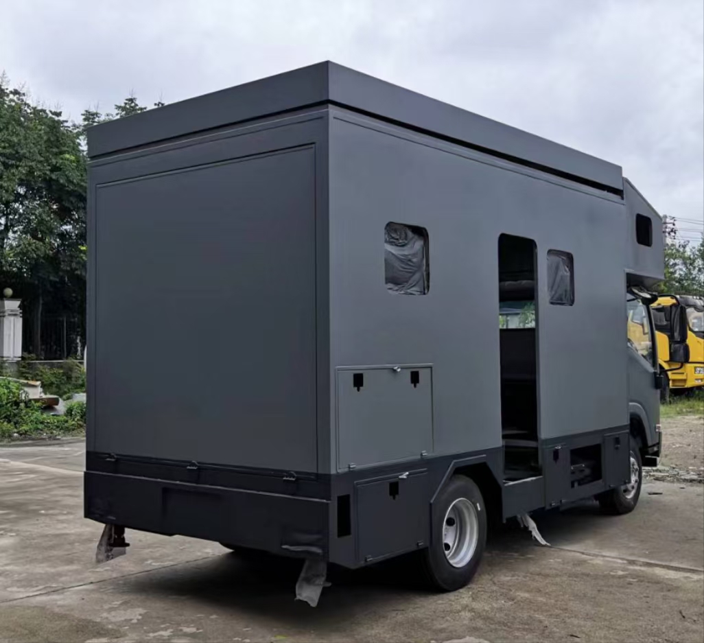 依维柯轻卡房车,c型房车依维柯与大通v80