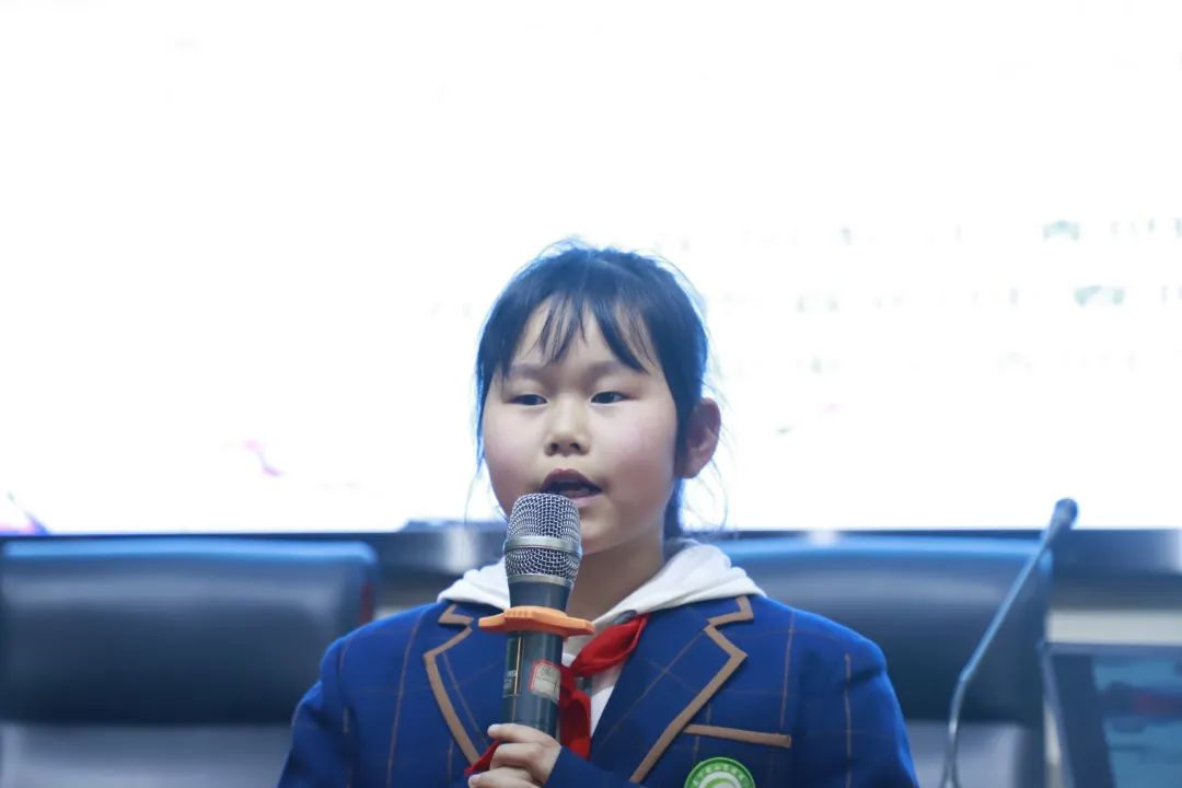 清明祭英烈警营朗诵,向英烈致敬清明诗歌朗诵小学生