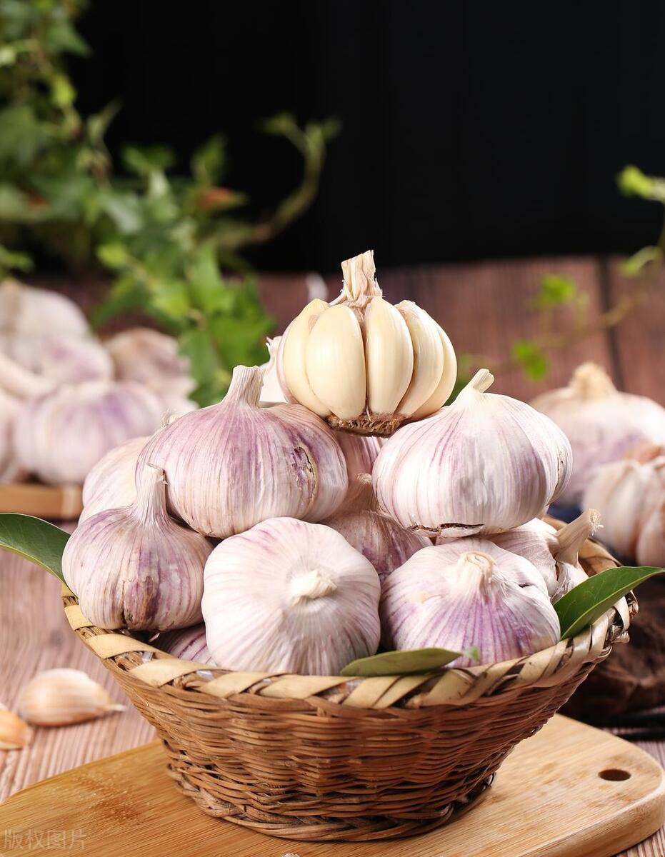 身体有腐烂的酸臭味是怎么回事,身上有腐烂的味道