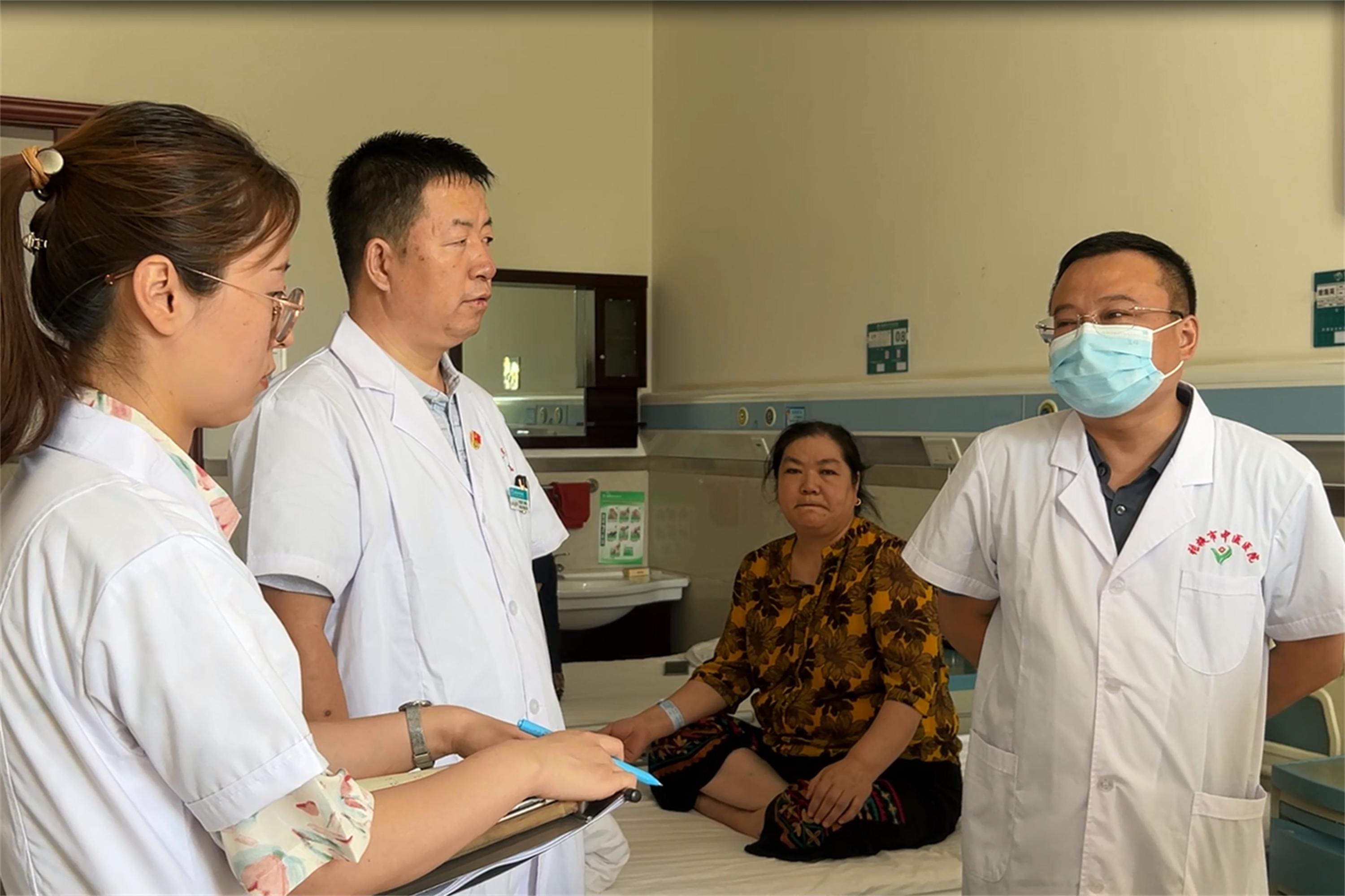 一代大医米伯让先生铜像揭幕全国名中医米烈汉优秀人才专家工作室授牌典藏书籍捐赠仪式在张掖市中医医院举行