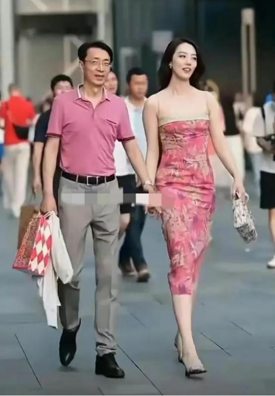 一个月花八九万，中石油“小三”董小姐，“*裤底**”都快被扒光了