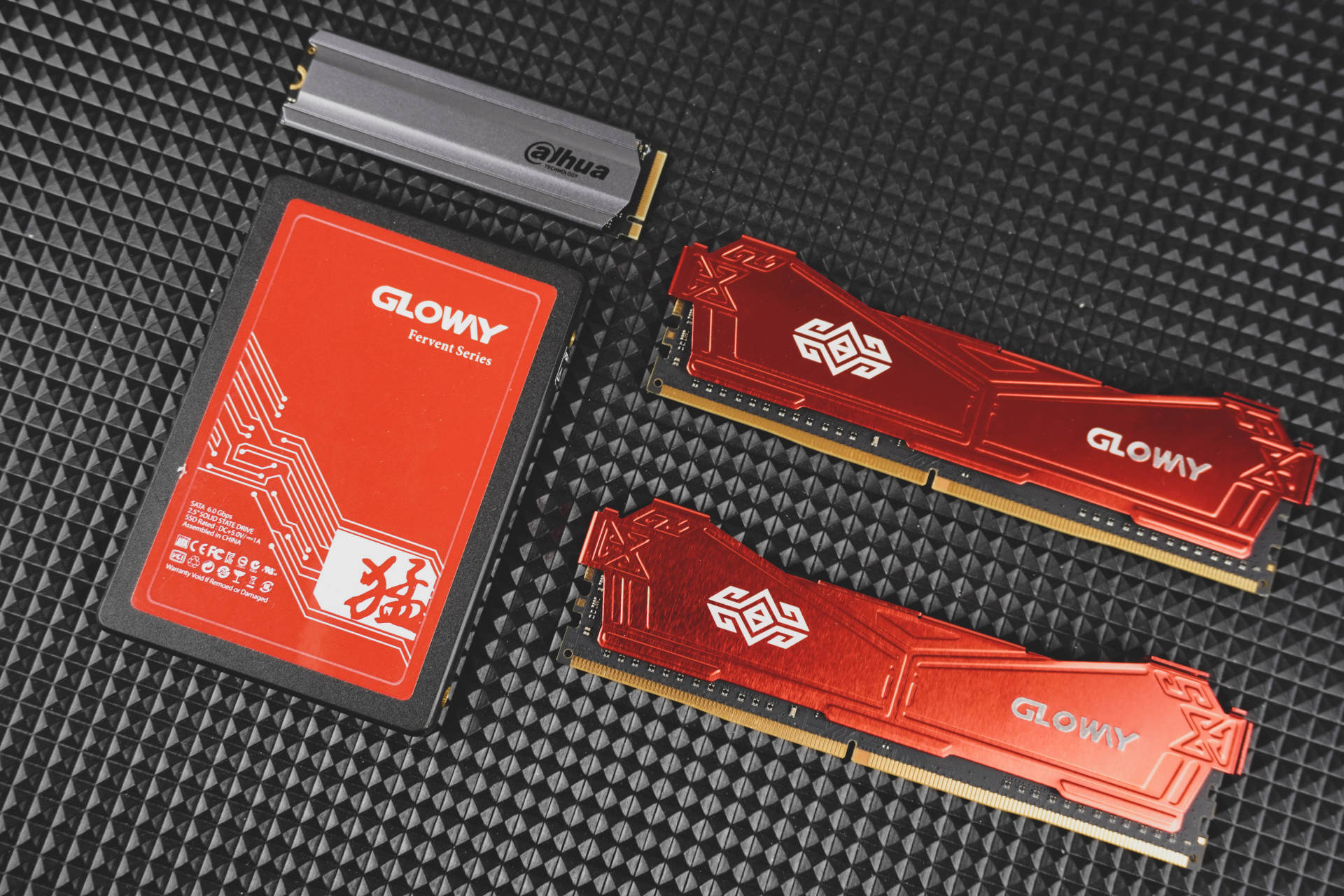 桌面空间太小怎么改造,台式机机箱越来越小