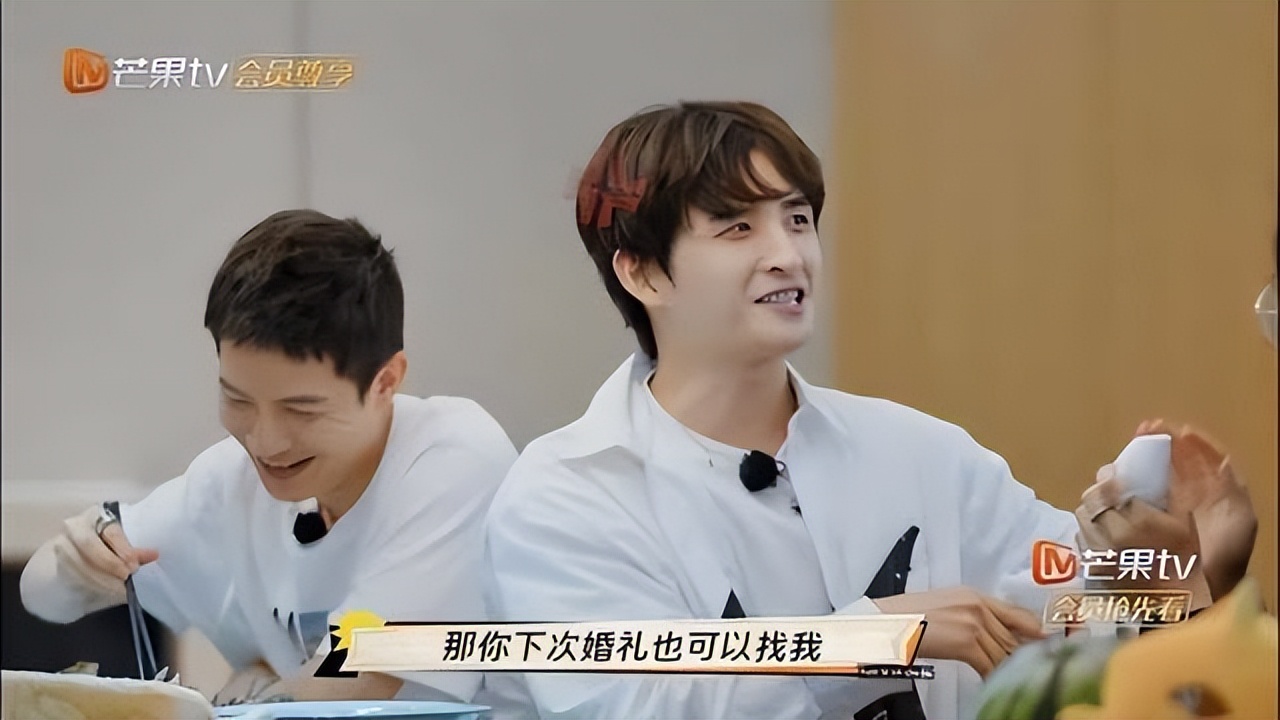 豆瓣评分9.6，全网热度20亿，再就业男团《快乐再出发》不够看