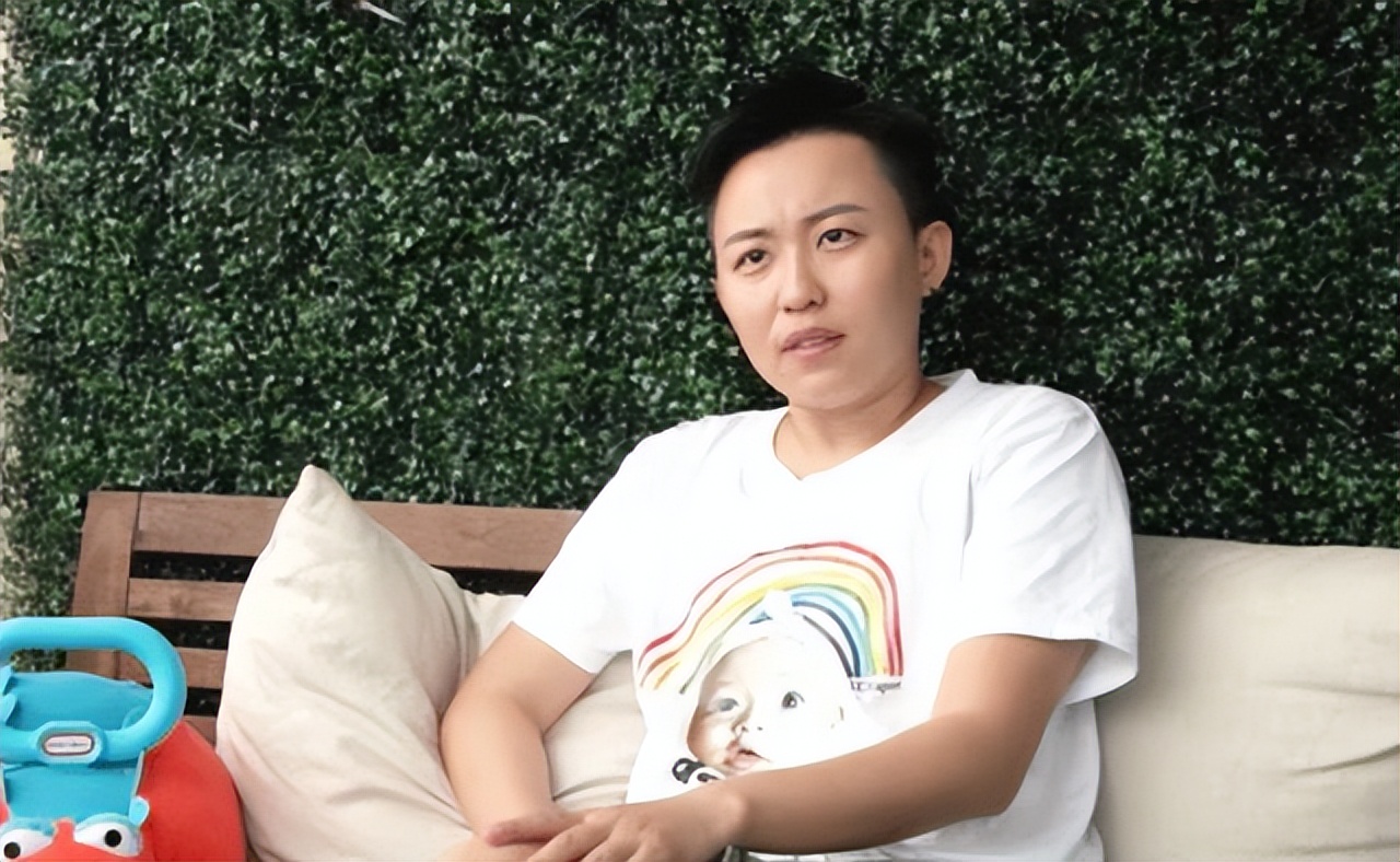 17年，吉林女富婆花50万买洋人精子，生下5国混血宝宝，如今怎样