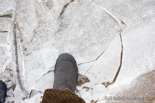 这例“被肺癌”的结节，手术不过度，但完全可以延迟在疫情后