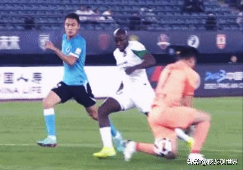 战术设计太拉胯谢晖背锅！上黄嘉辉+曼佐基少打2人再不投入拔管吧