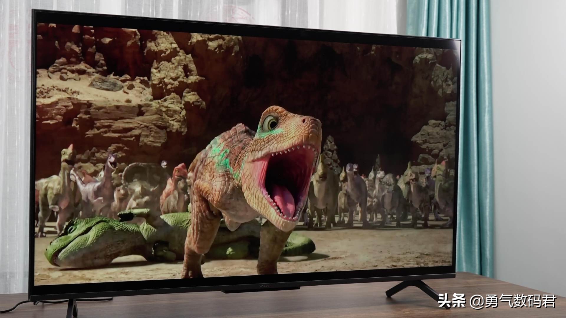 荣耀智慧屏x12g版与4g版谁值得买,荣耀智慧屏x175寸和se75寸