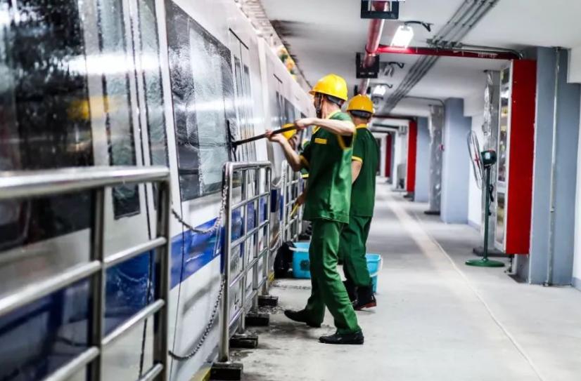 地铁工作离职,地铁工作人员大面积离职