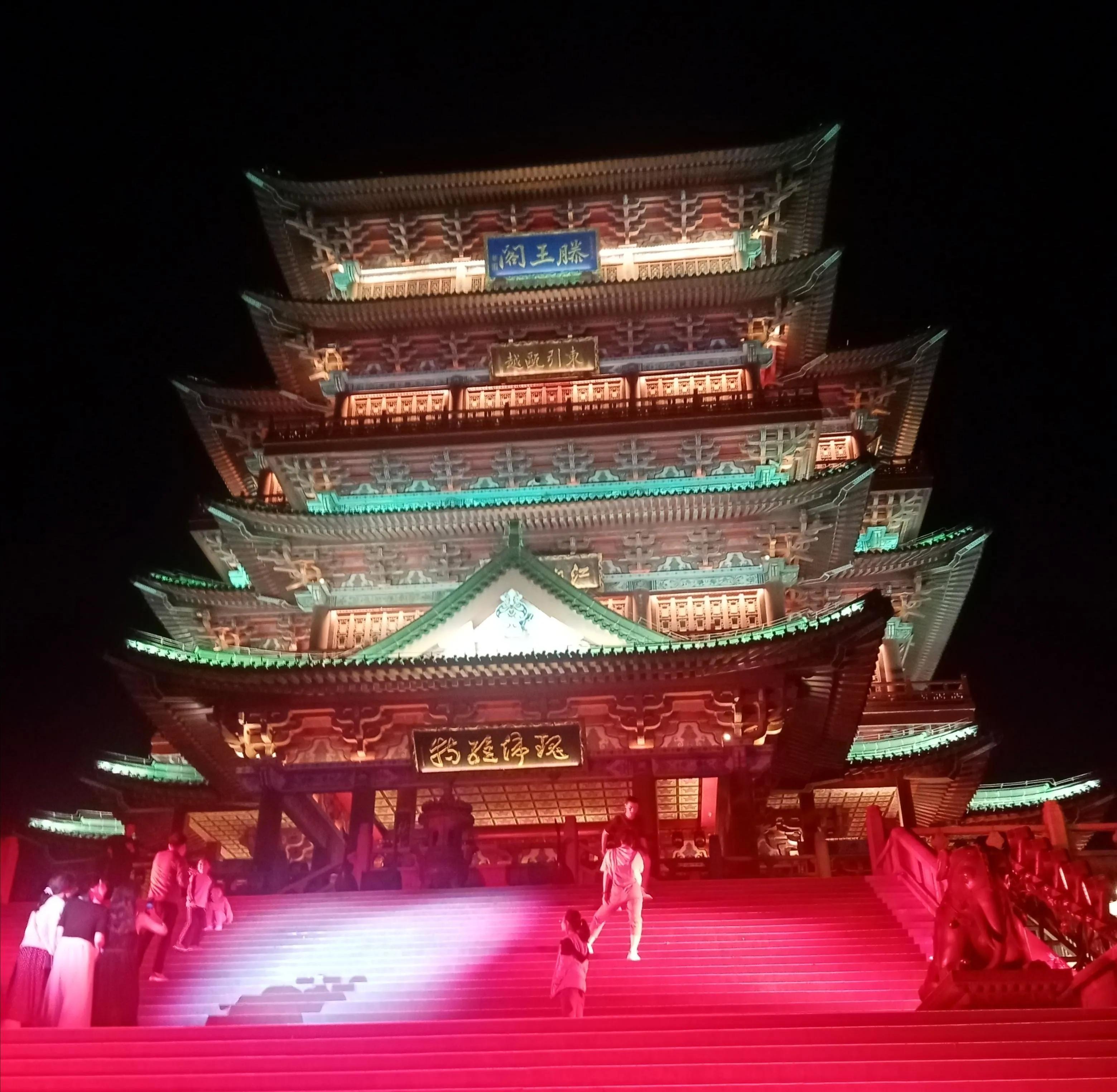 滕王阁是江南的三大名楼,滕王阁是我国三大名楼之首吗