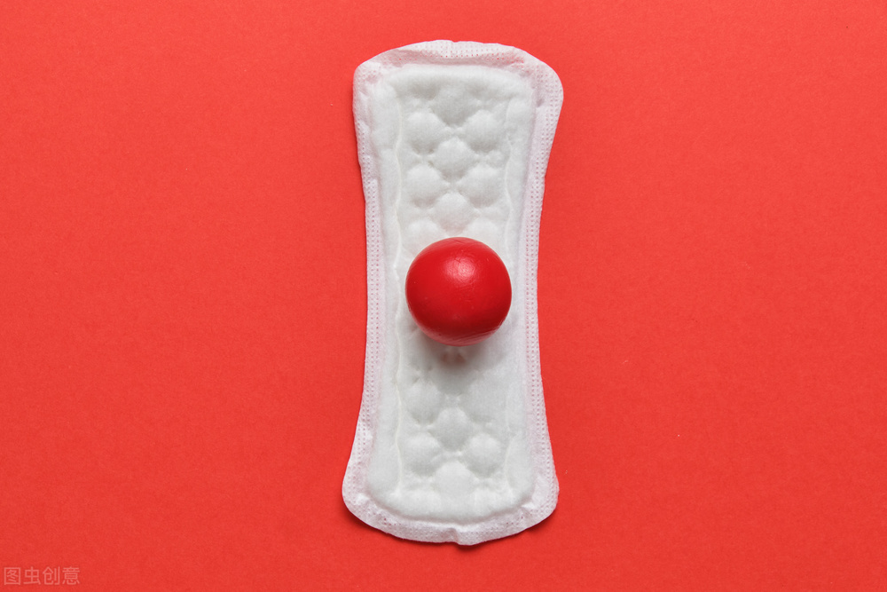 女生卫生巾上惊险一坨“肉”，吓得在厕所里大叫