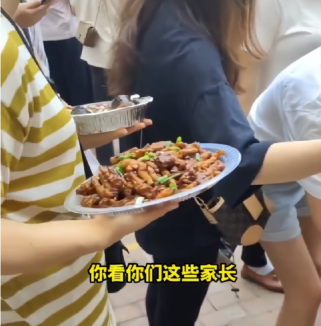 幼儿园让带一份美食过去分享,幼儿园说带点美食给同学们分享