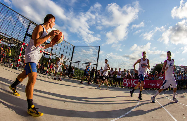 如何突破篮球投篮瓶颈期,如何克服打球不敢投篮