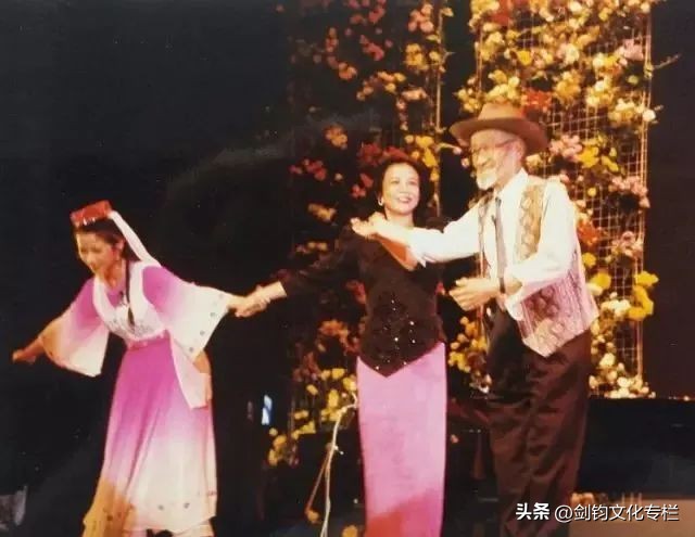 周末散文五人行留恋的张望——写给离世廿载的王洛宾先生