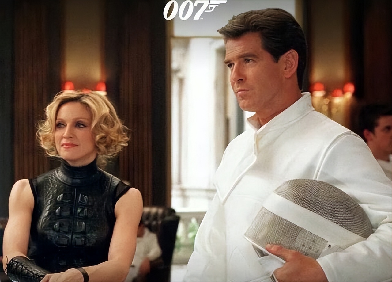 007之黑日危机原版,007电影的背景音乐