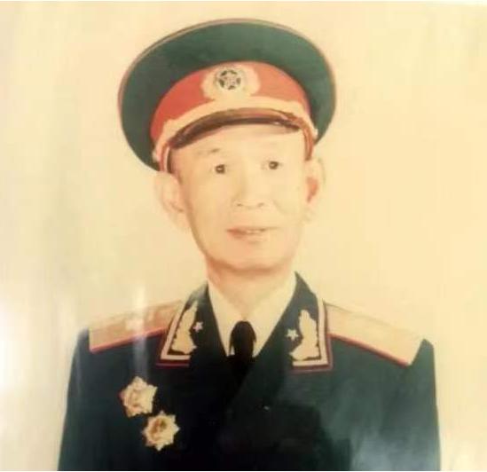 记开国将军殷希彭红色家风:刚毅正大,忠烈长存