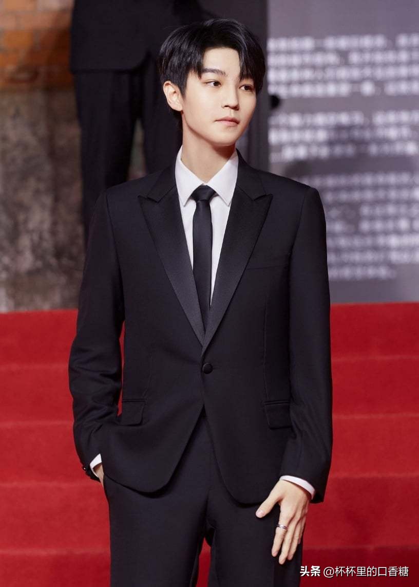 王一博和王鹤棣对比图,王一博王鹤棣许凯