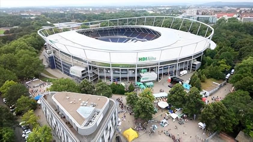 英法德西意低级别足球联赛,欧洲足坛十大震撼球场