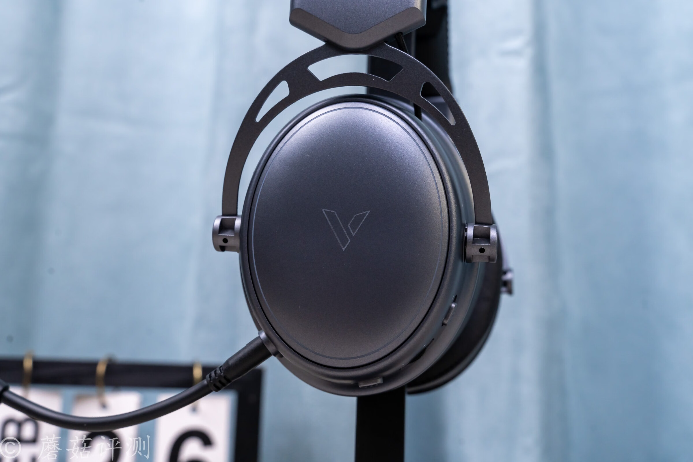 雷柏vh800蓝牙耳机打和平精英实测,雷柏rapoovm700无线蓝牙游戏耳机