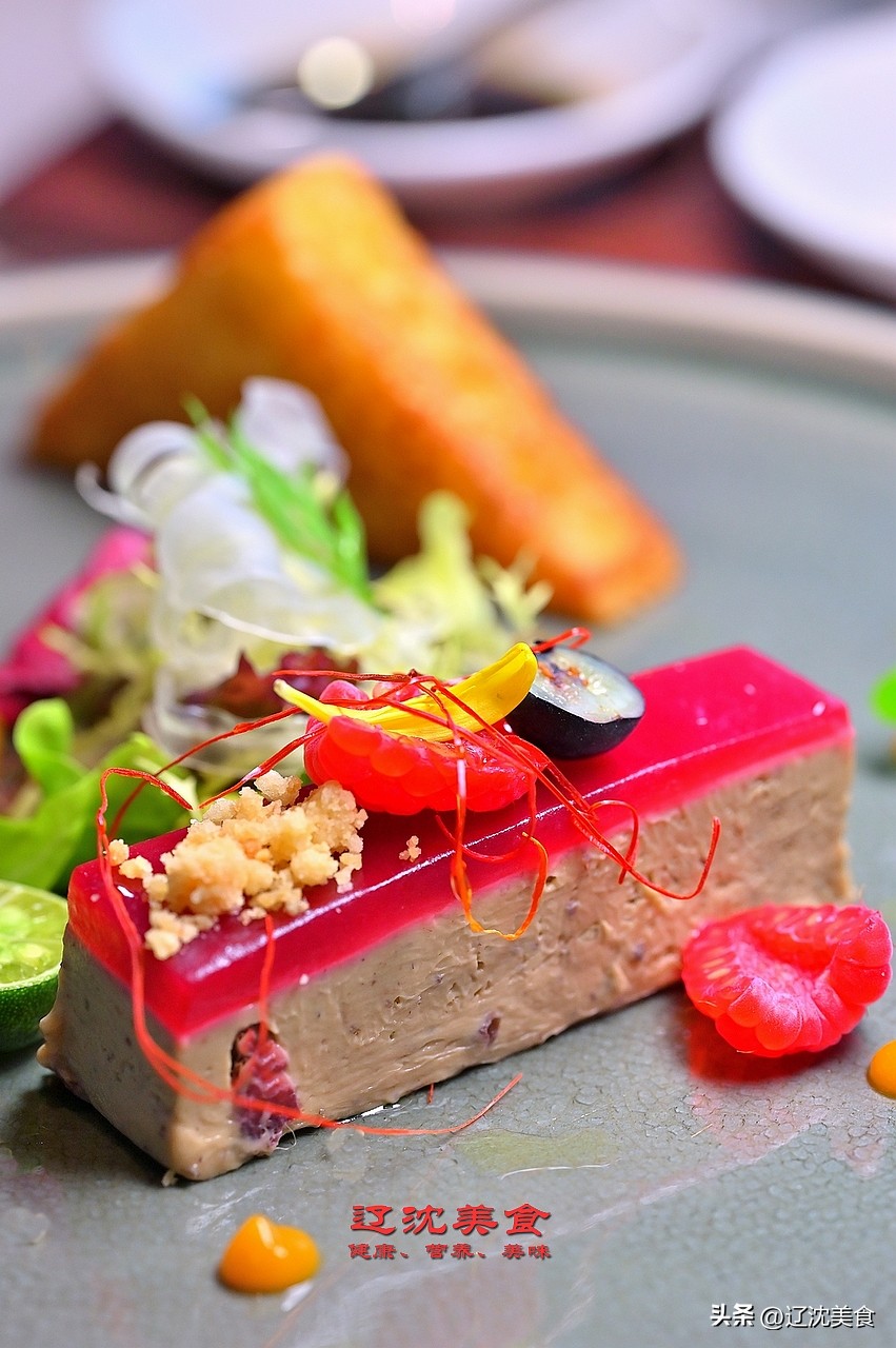 在沈阳最高的西餐庆生，没想到有海鲜饺子，和牛西冷不错