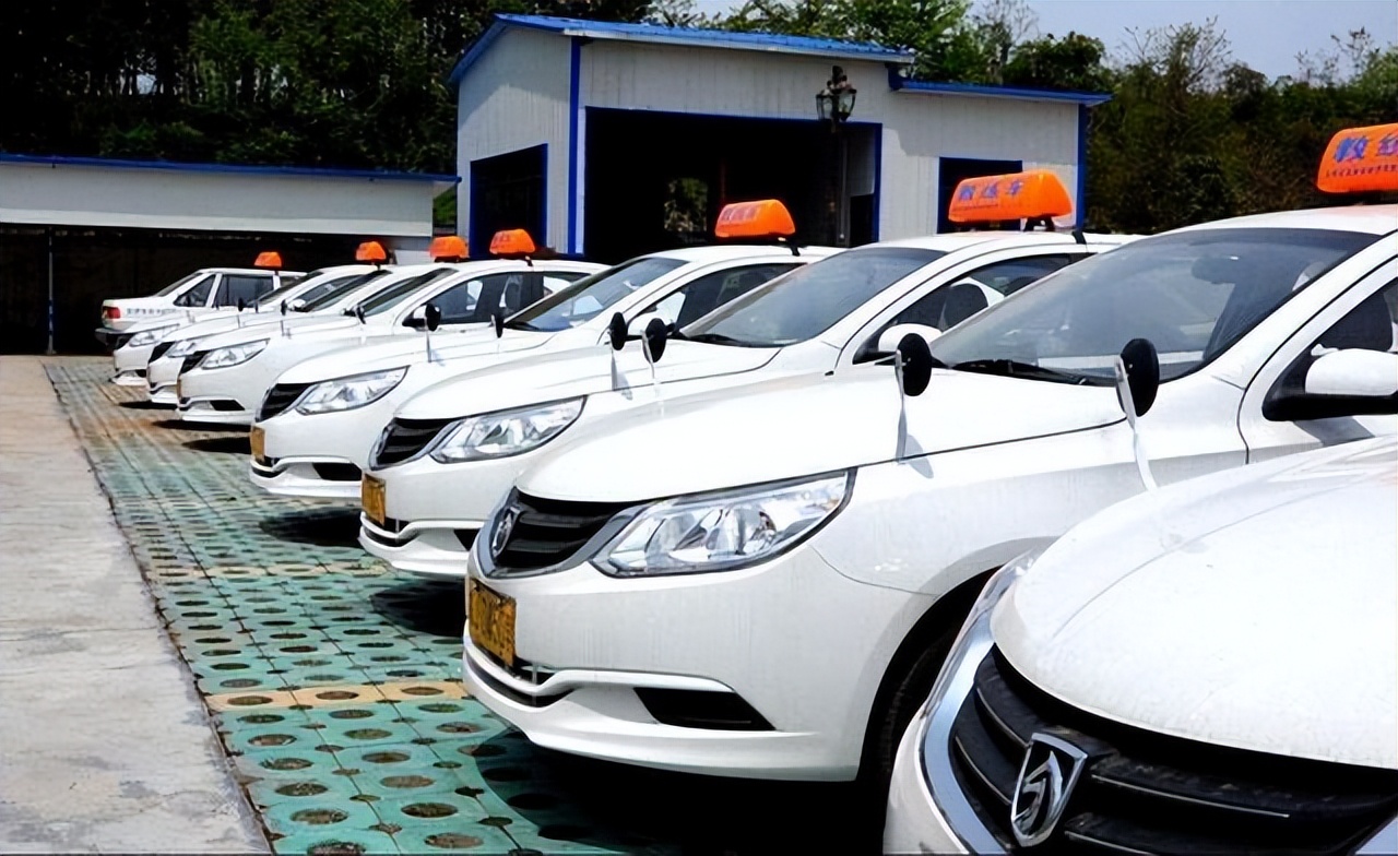 买车是不是都需要驾驶证,买车人没有驾驶证能办车证吗