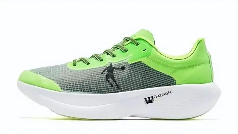 跑鞋tpu材质eva哪个好,跑鞋eva鞋底和橡胶底哪个好些