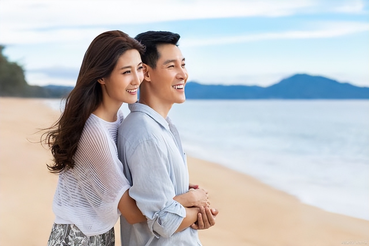 老公嫌弃我粘人我该怎么办,老公粘人该怎么办