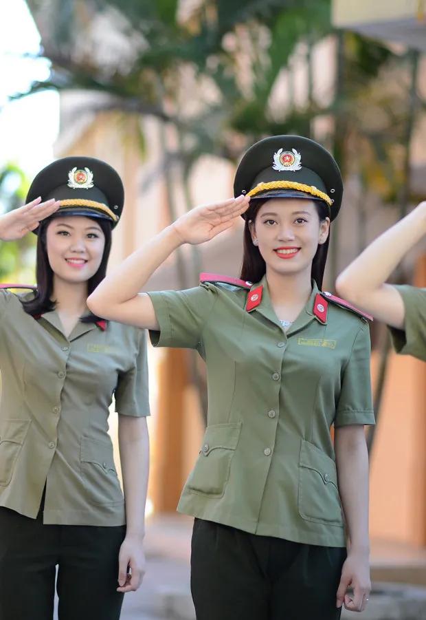 女警警服演变照片图片,最美警花警服图片