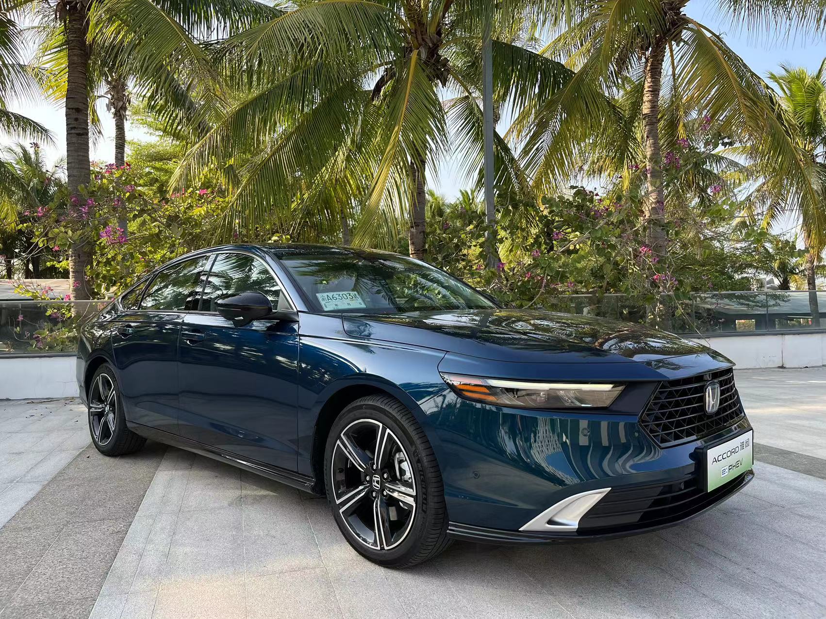 混动雅阁运动模式,2023款顶配雅阁运动模式