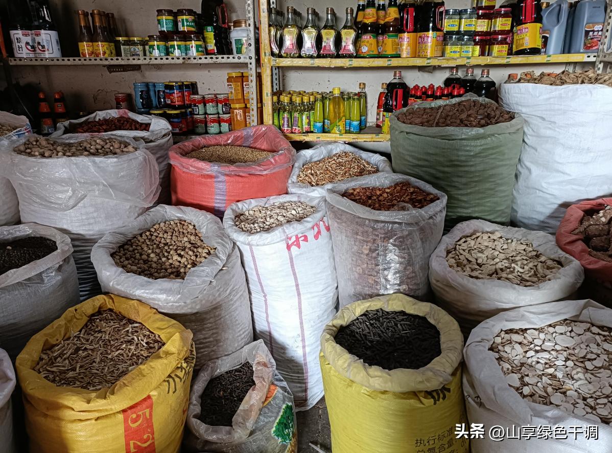 河南女子独自一人做小吃，自爆成本2元卖6元，月收益3万