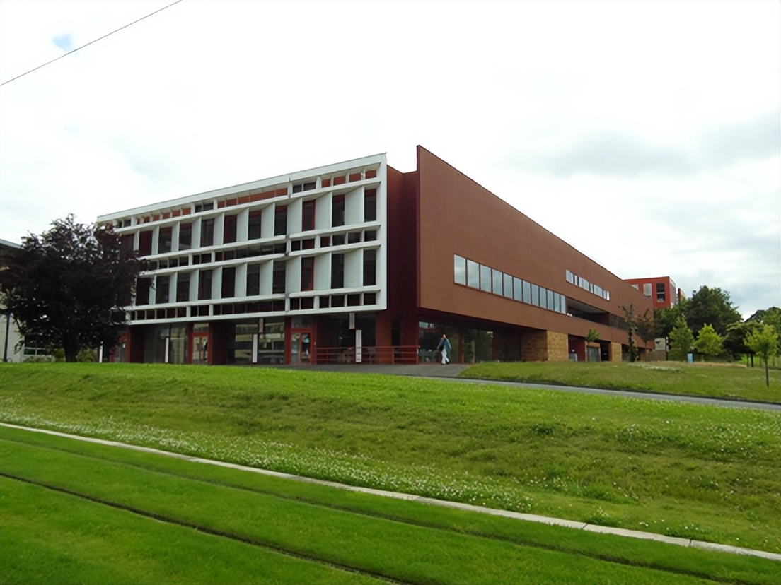 爱丁堡项目与企业管理硕士,阿姆斯特丹大学企业管理硕士