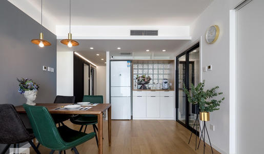 冰箱用了十多年了现在结冰厉害,冰箱后面有臭味储水盒怎么拿下来