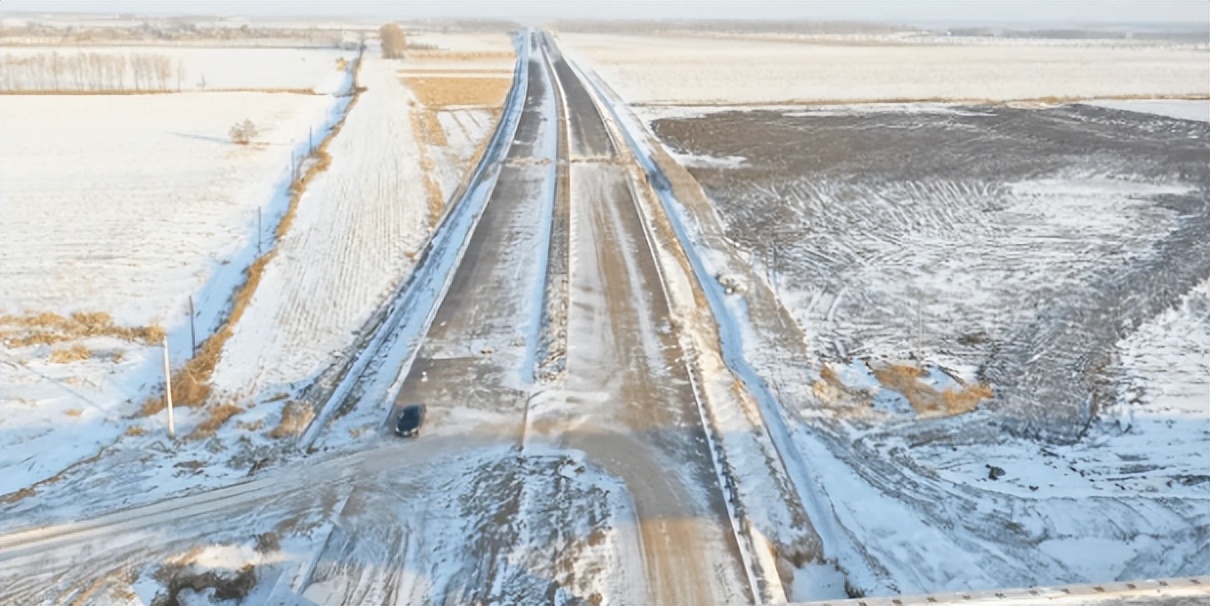 是谁在砸中国人的饭碗？400年才形成的黑土，4元一斤在网上被盗卖