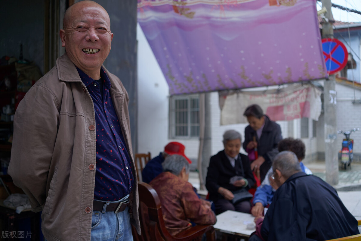 55岁退休后适合找什么工作,五六十岁退休后还想挣点钱的人